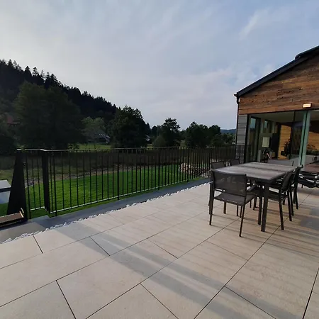 Exklusive King Mit Game Table In Apartament