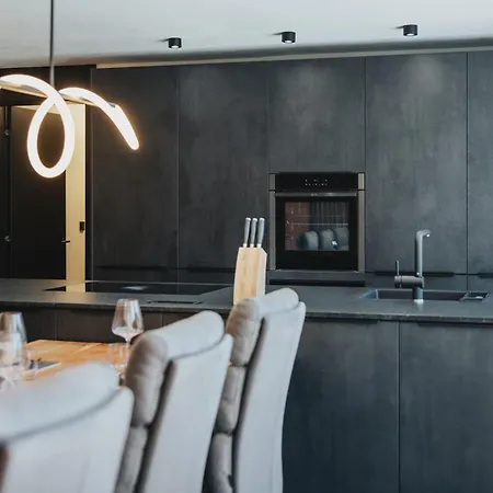 Apartament Exklusive King Mit Game Table In *