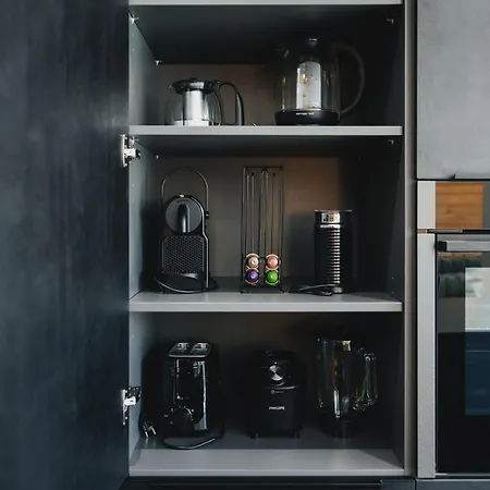 Exklusive King Mit Game Table In Apartament