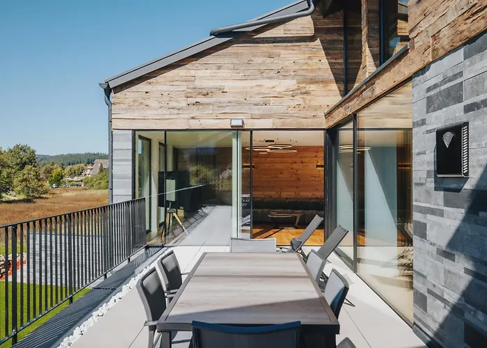 Exklusive King Mit Game Table In Appartement