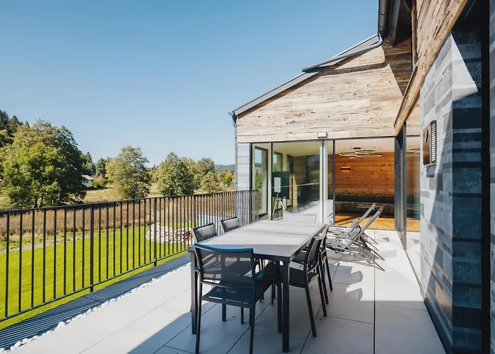 Exklusive King Mit Game Table In Appartement